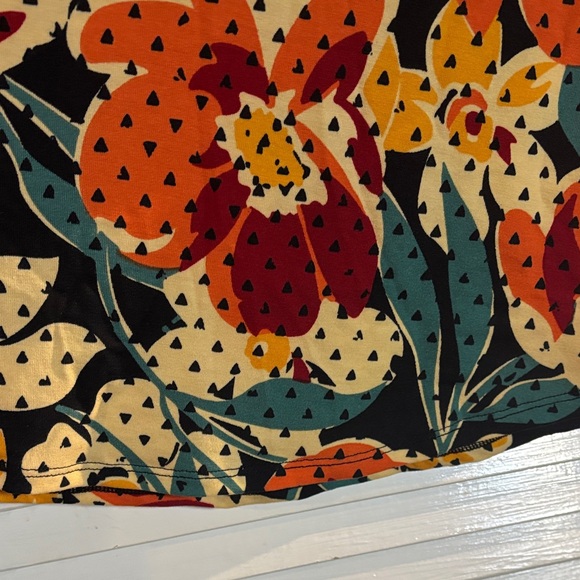 Lula Roe Randy Floral Raglan Sleeve Top - Picture 6 of 6